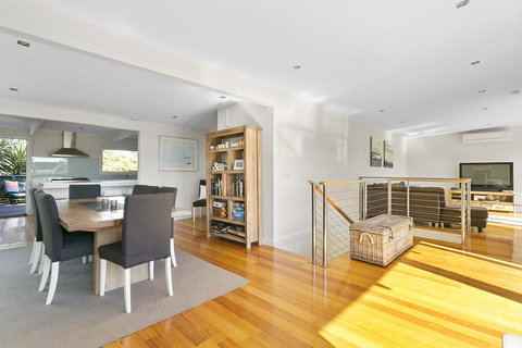 Front Beach House - New South Wales Tourism  15