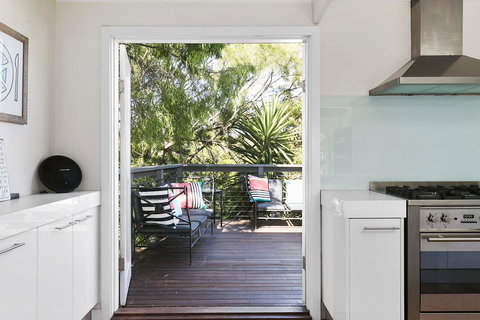 Front Beach House - New South Wales Tourism  11