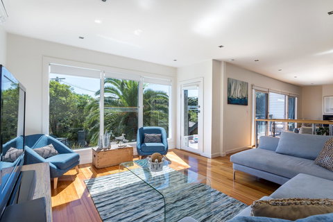 Front Beach House - New South Wales Tourism  1