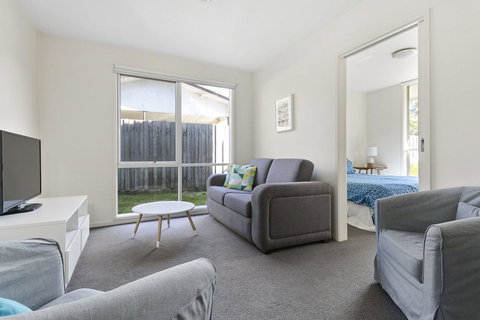 Front Beach House - New South Wales Tourism  24