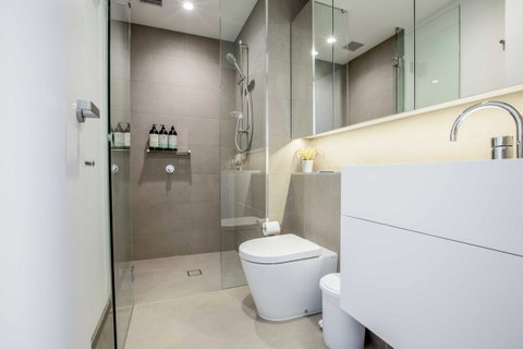 New Eureka 108 Hotel Apartments - New South Wales Tourism  0