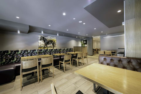 Brady Hotels Central Melbourne - New South Wales Tourism  15