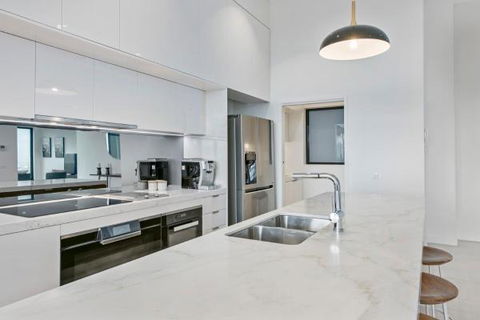 Experience Platinum Hotel Apartments - New South Wales Tourism  10
