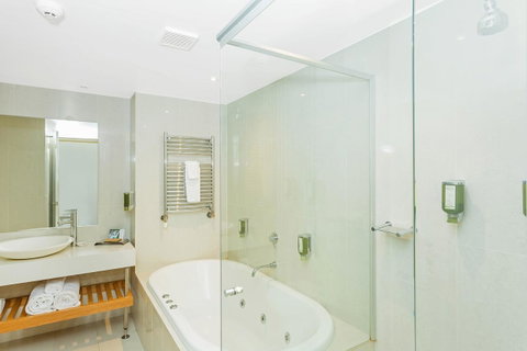 Deep Blue Hotel & Hot Springs - New South Wales Tourism  37