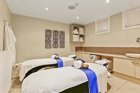 Deep Blue Hotel & Hot Springs - New South Wales Tourism  19