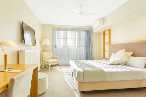 Deep Blue Hotel & Hot Springs - New South Wales Tourism  14