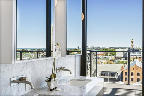 Melbourne City Apartments - Teri - New South Wales Tourism  15