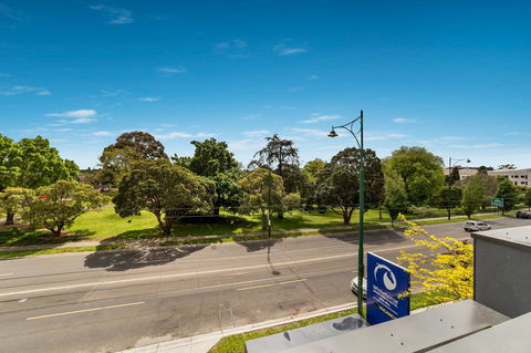 Whitehorse Apartments Hotel - New South Wales Tourism  37
