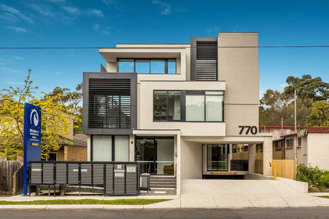 Whitehorse Apartments Hotel - New South Wales Tourism  36