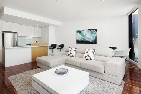 Melbourne Holiday Apartments Flinders Wharf - New South Wales Tourism  35