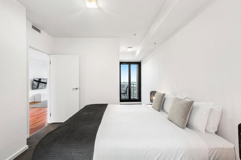 Melbourne Holiday Apartments Flinders Wharf - New South Wales Tourism  15