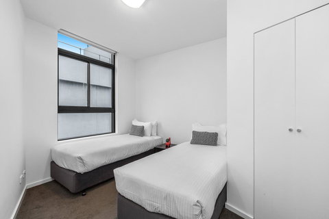Melbourne Holiday Apartments Flinders Wharf - New South Wales Tourism  29