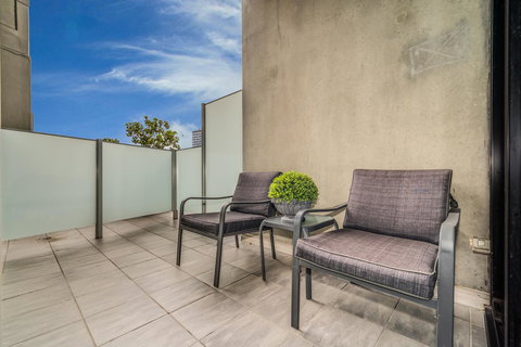 Waterfront Melbourne Apartments - New South Wales Tourism  30