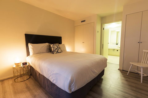 Waterfront Melbourne Apartments - New South Wales Tourism  39