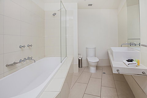 Waterfront Melbourne Apartments - New South Wales Tourism  29