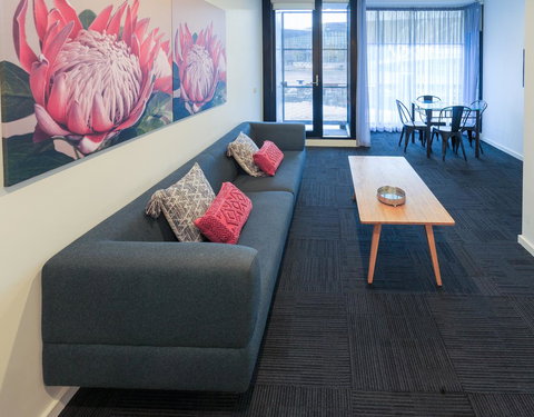 Waterfront Melbourne Apartments - New South Wales Tourism  19