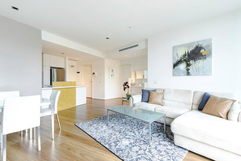 Waterfront Melbourne Apartments - New South Wales Tourism  36