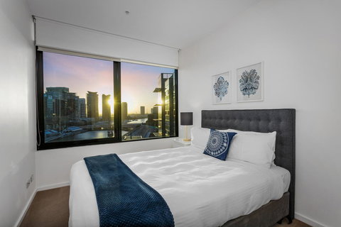 Waterfront Melbourne Apartments - New South Wales Tourism  2