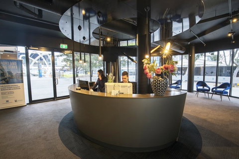 Waterfront Melbourne Apartments - New South Wales Tourism  6