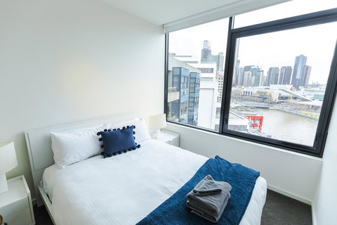 Waterfront Melbourne Apartments - New South Wales Tourism  28