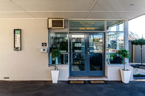 Bendigo Oval Motel - New South Wales Tourism  23