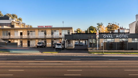 Bendigo Oval Motel - New South Wales Tourism  25