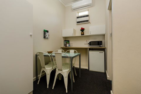 Bendigo Oval Motel - New South Wales Tourism  6