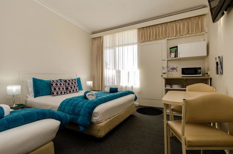 Bendigo Oval Motel - New South Wales Tourism  2