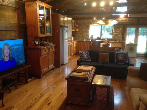 Mud Hollow Barn - New South Wales Tourism  13