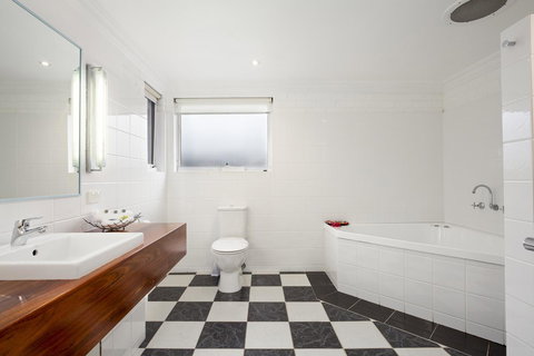 The International Motel Apollo Bay - New South Wales Tourism  17