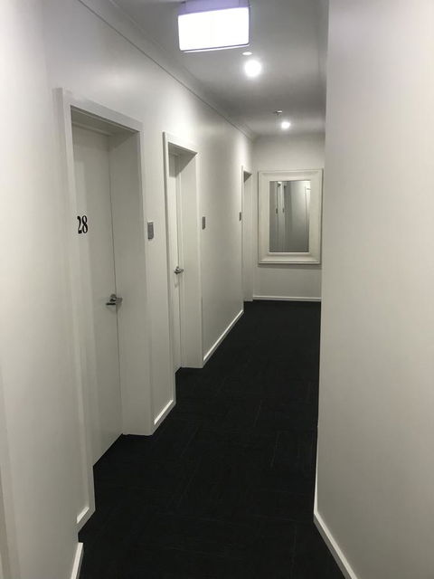 CROWN CENTRAL BUSINESS DISTRICT MOTEL - NO UNDER 18s - New South Wales Tourism  22