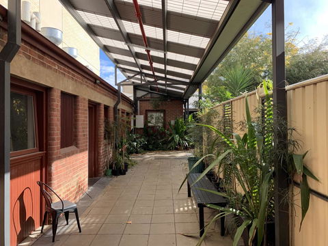 CROWN CENTRAL BUSINESS DISTRICT MOTEL - NO UNDER 18s - New South Wales Tourism  3