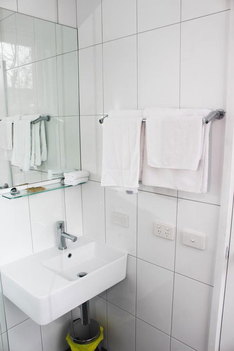 CROWN CENTRAL BUSINESS DISTRICT MOTEL - NO UNDER 18s - New South Wales Tourism  42