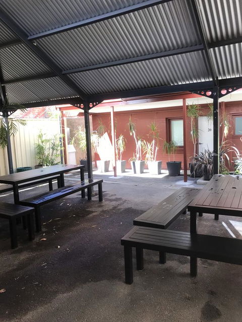 CROWN CENTRAL BUSINESS DISTRICT MOTEL - NO UNDER 18s - New South Wales Tourism  16