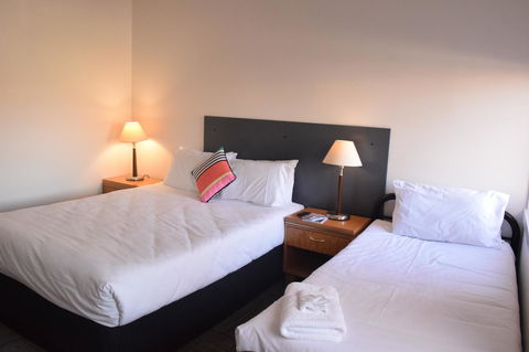 CROWN CENTRAL BUSINESS DISTRICT MOTEL - NO UNDER 18s - New South Wales Tourism  31
