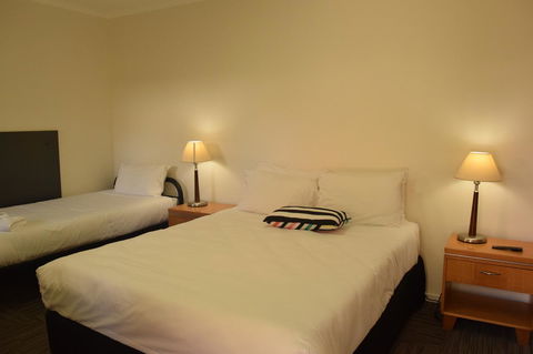 CROWN CENTRAL BUSINESS DISTRICT MOTEL - NO UNDER 18s - New South Wales Tourism  37