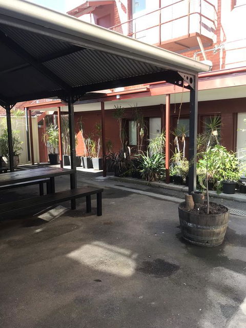 CROWN CENTRAL BUSINESS DISTRICT MOTEL - NO UNDER 18s - New South Wales Tourism  13