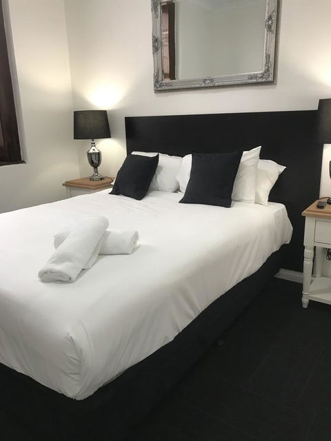 CROWN CENTRAL BUSINESS DISTRICT MOTEL - NO UNDER 18s - New South Wales Tourism  19