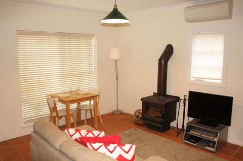 Merrimeet Cottages - New South Wales Tourism  24