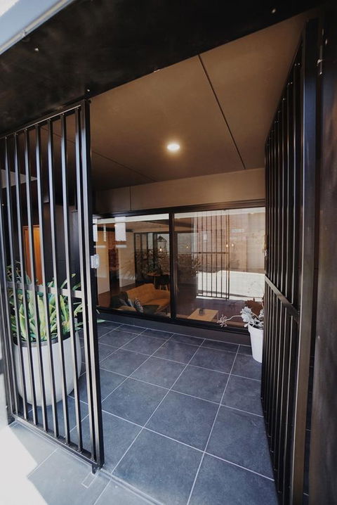 THE WAREHOUSE APARTMENTS - New South Wales Tourism  4