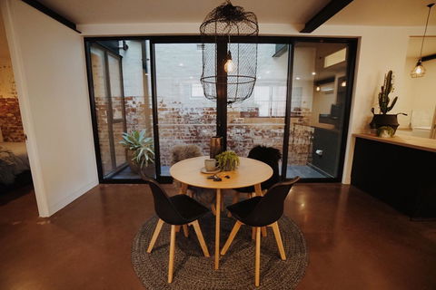 THE WAREHOUSE APARTMENTS - New South Wales Tourism  7