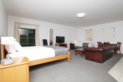 Quality Inn & Suites The Menzies - New South Wales Tourism  9