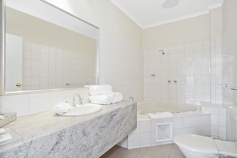 Quality Inn & Suites The Menzies - New South Wales Tourism  31