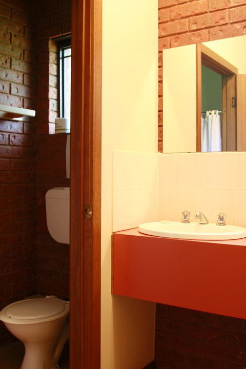 The Harrietville Snowline Hotel - New South Wales Tourism  8