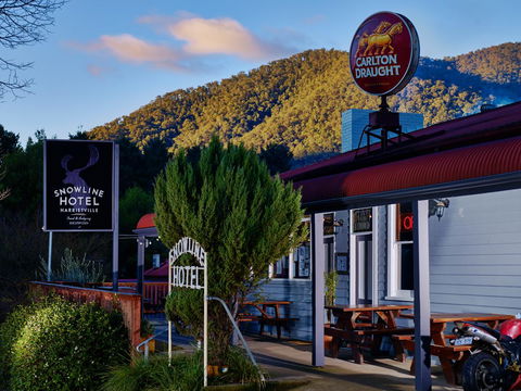 The Harrietville Snowline Hotel - New South Wales Tourism  0