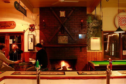 The Harrietville Snowline Hotel - New South Wales Tourism  3