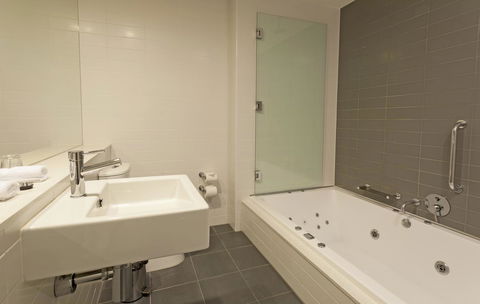 Causeway 353 Hotel - New South Wales Tourism  29