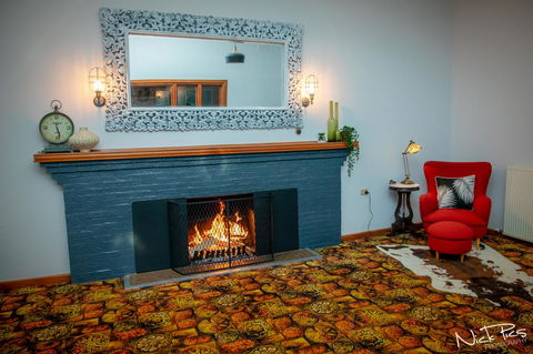 Amara Springs Guest House - New South Wales Tourism  9