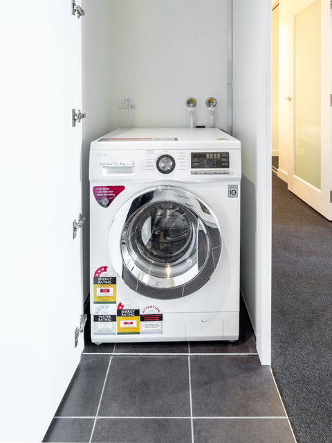 Melstay On Eporo Tower - New South Wales Tourism  7