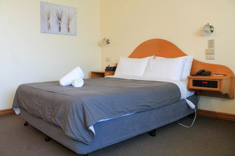 St Georges Motor Inn - New South Wales Tourism  8
